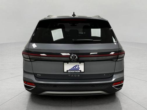 Platinum Gray Metallic 2025 Volkswagen Taos 1.5T SE
