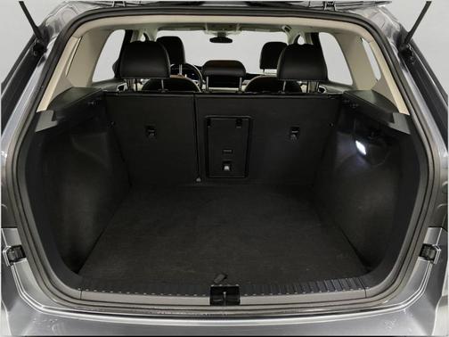 Platinum Gray Metallic 2025 Volkswagen Taos 1.5T SE