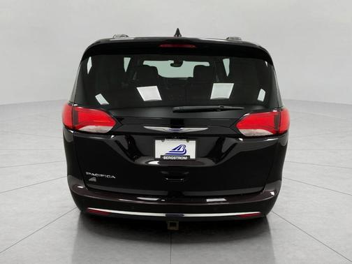 2019 Chrysler Pacifica Touring-L