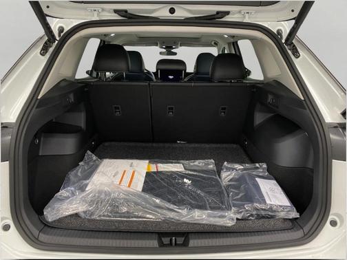 Pure White 2026 Volkswagen Tiguan SE