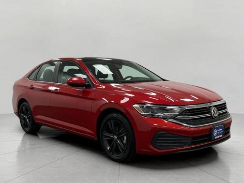 Kings Red 2023 Volkswagen Jetta 1.5T SE