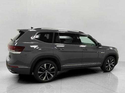 Pure Gray 2026 Volkswagen Atlas 2.0T SEL Premium R-Line