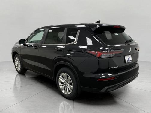 Black Diamond 2026 Mitsubishi Outlander ES