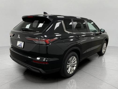Black Diamond 2026 Mitsubishi Outlander ES