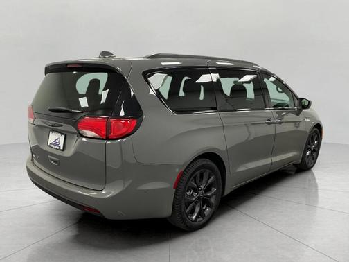 2020 Chrysler Pacifica Touring-L Plus