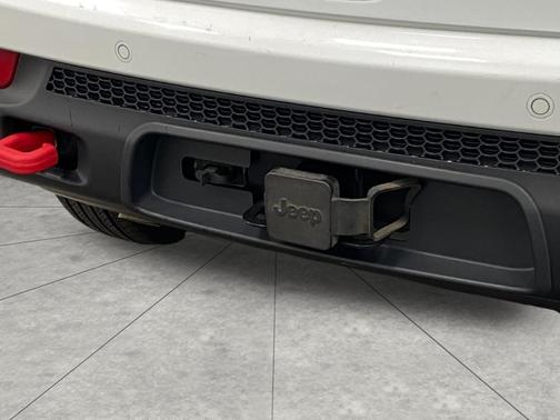 White 2025 Jeep Compass Trailhawk