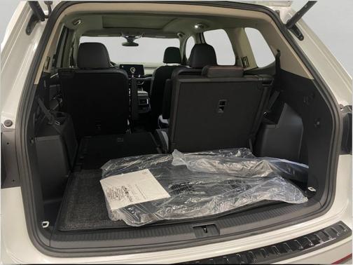 Opal White Pearl 2026 Volkswagen Atlas 2.0T Peak Edition