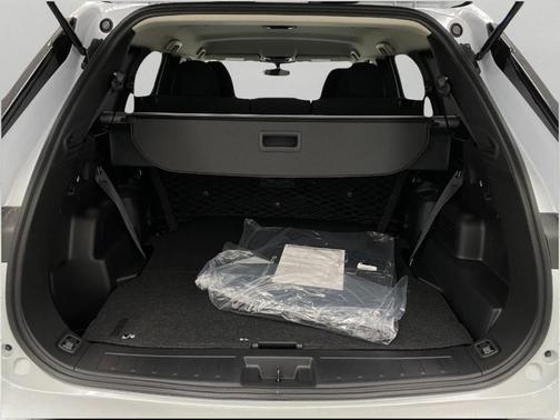 White Diamond 2026 Mitsubishi Outlander ES