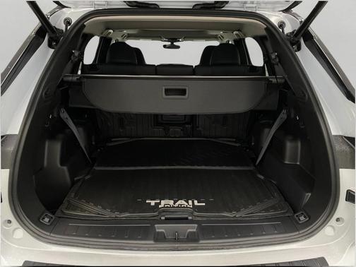 White Diamond 2026 Mitsubishi Outlander SE