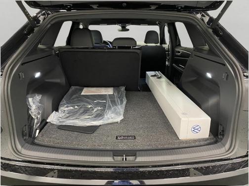 2026 Volkswagen Atlas Cross Sport 2.0T SEL R-Line Black