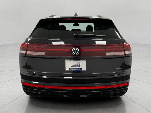 2026 Volkswagen Atlas Cross Sport 2.0T SEL R-Line Black