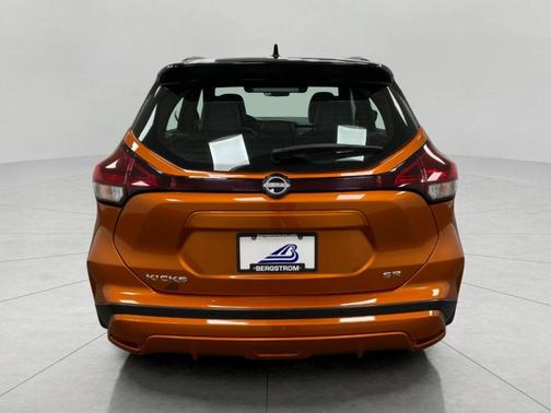 Monarch Orange / Super Black 2024 Nissan Kicks SR