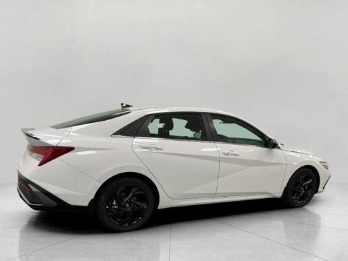 2026 Hyundai ELANTRA SEL