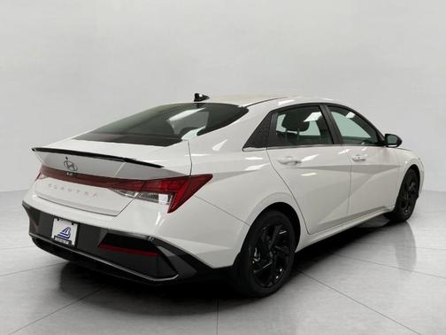 2026 Hyundai ELANTRA SEL