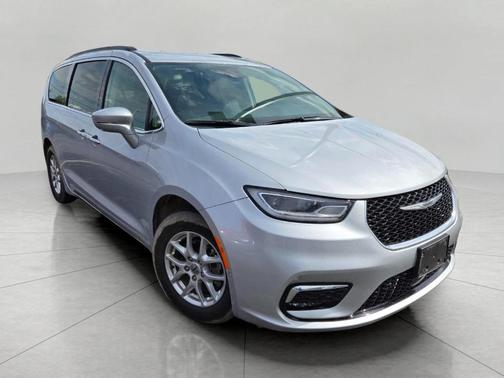 2022 Chrysler Pacifica Touring-L