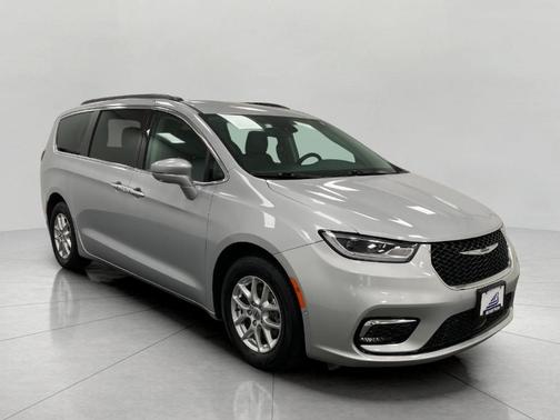 2022 Chrysler Pacifica Touring-L