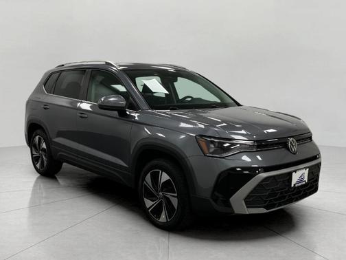 Platinum Gray Metallic 2025 Volkswagen Taos 1.5T SE