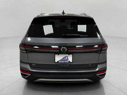 Platinum Gray Metallic 2025 Volkswagen Taos 1.5T SE