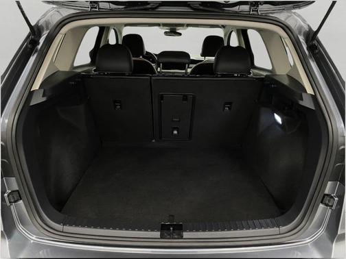 Platinum Gray Metallic 2025 Volkswagen Taos 1.5T SE