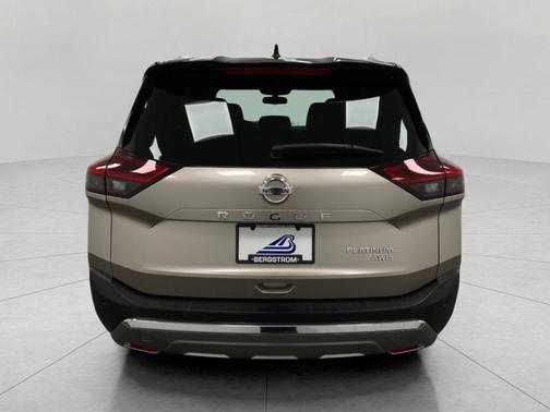 Brilliant Silver / Black 2021 Nissan Rogue Platinum