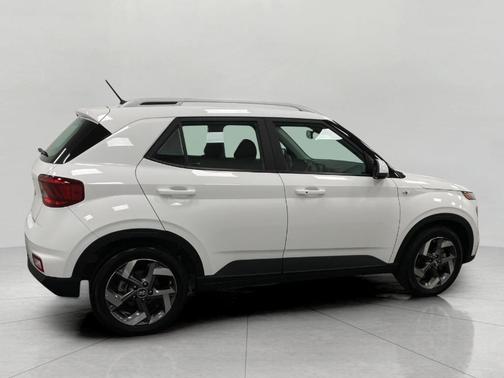 Lunar White 2025 Hyundai VENUE SEL