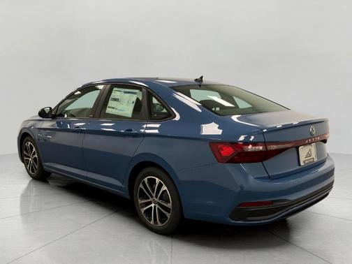 Monterey Blue Pearl 2026 Volkswagen Jetta 1.5T Sport