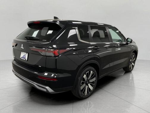 Black Diamond 2026 Mitsubishi Outlander SE