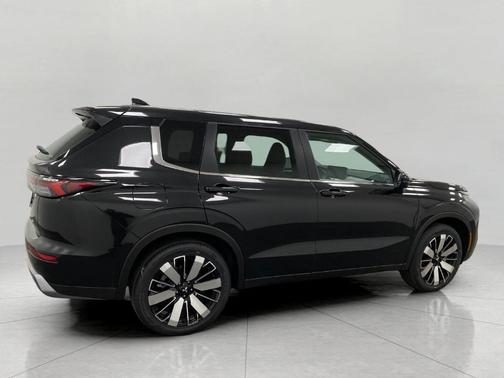 Black Diamond 2026 Mitsubishi Outlander SE