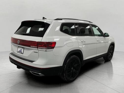 2024 Volkswagen Atlas 2.0T SE