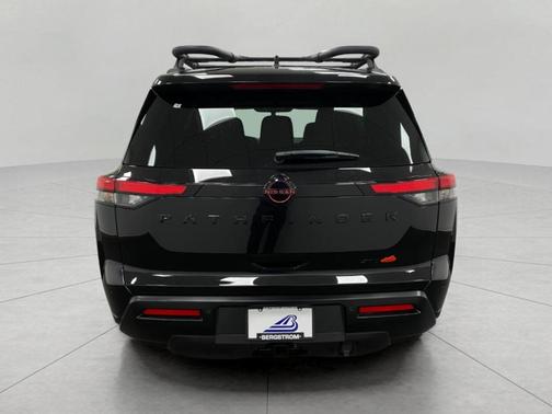 Super Black 2026 Nissan Pathfinder SV
