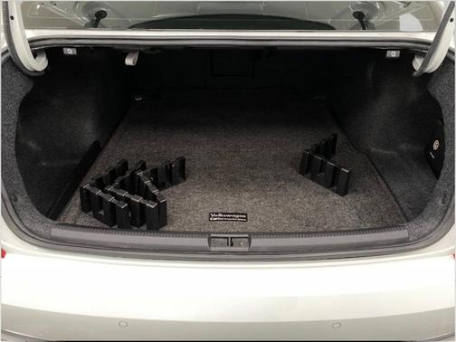 2017 Volkswagen Passat 1.8T SEL Premium