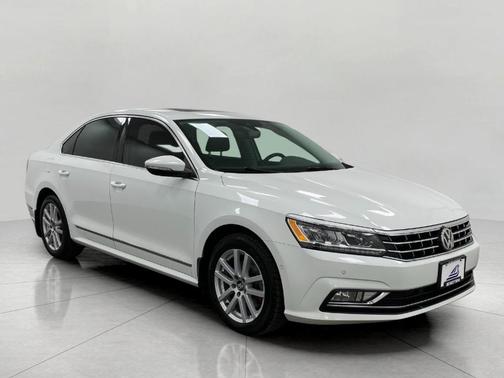 2017 Volkswagen Passat 1.8T SEL Premium