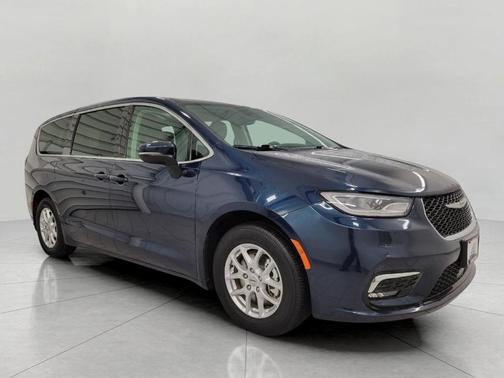 2023 Chrysler Pacifica Touring-L