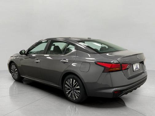 Gun Metallic 2025 Nissan Altima SV