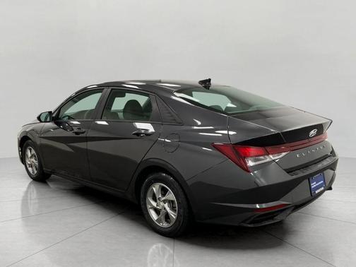 2023 Hyundai ELANTRA SE