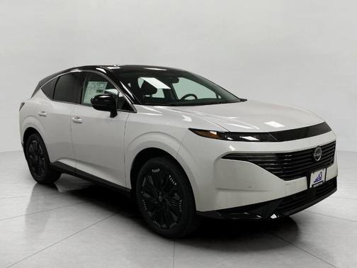 White / Black 2026 Nissan Murano Platinum