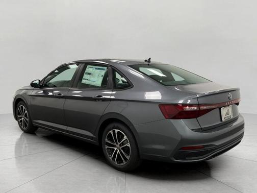 Platinum Gray Metallic 2026 Volkswagen Jetta 1.5T Sport