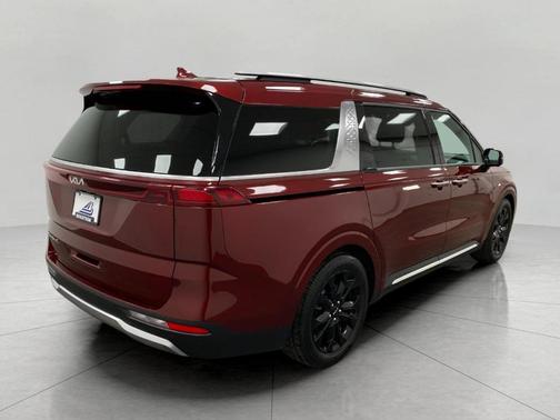 2022 Kia Carnival SX