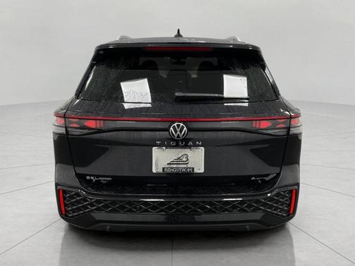 2026 Volkswagen Tiguan 2.0T SEL