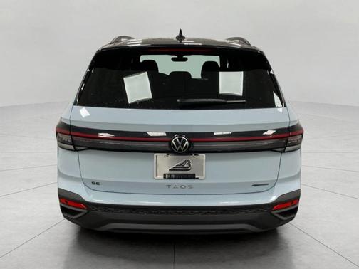 2026 Volkswagen Taos 1.5T SE Black