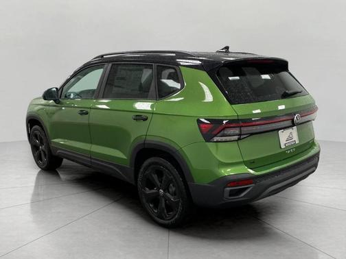 2026 Volkswagen Taos 1.5T SE Black