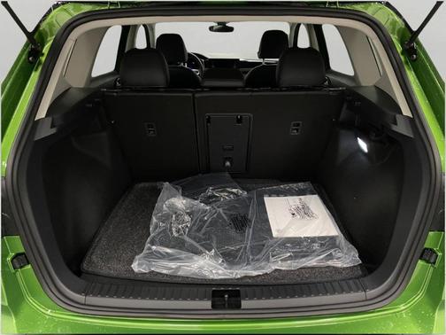 2026 Volkswagen Taos 1.5T SE Black