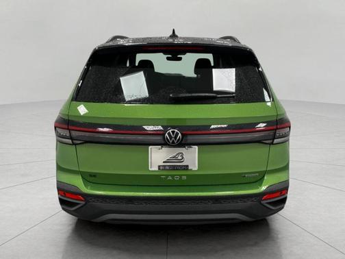 2026 Volkswagen Taos 1.5T SE Black