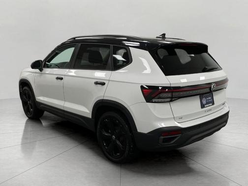 2025 Volkswagen Taos 1.5T SE Black