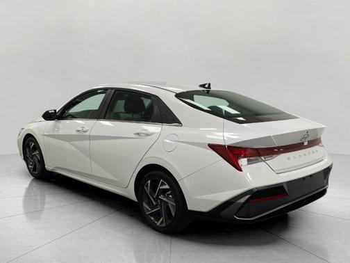 White 2025 Hyundai ELANTRA SEL Convenience
