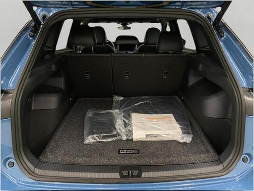Monterey Blue Pearl 2026 Volkswagen Tiguan 2.0T SE