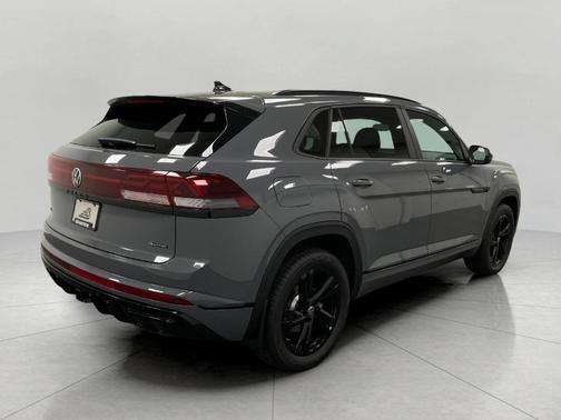 2026 Volkswagen Atlas Cross Sport 2.0T SEL R-Line Black