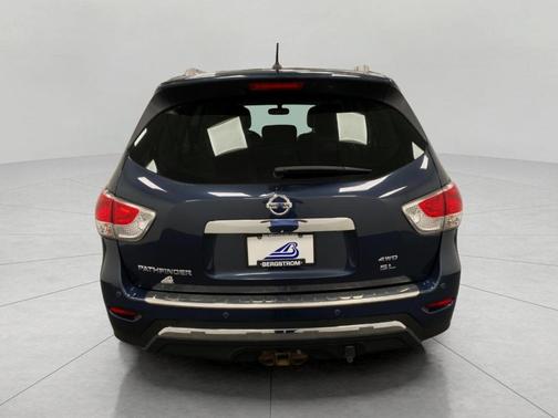 2016 Nissan Pathfinder SL