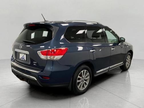 2016 Nissan Pathfinder SL