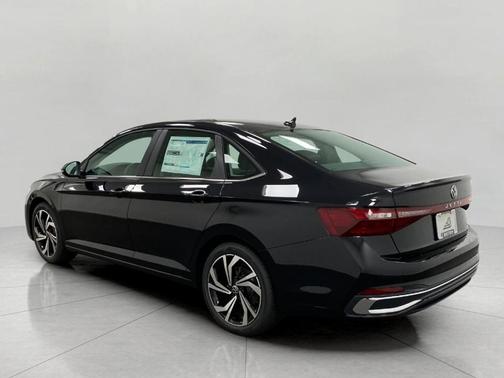 Deep Black Pearl 2026 Volkswagen Jetta 1.5T SEL